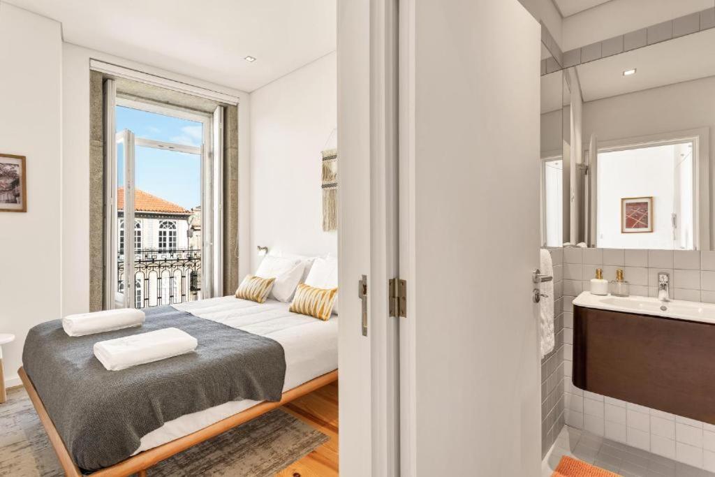 Appartement Host Wise - Lovely Shinny Flats With Balcony - Clerigos Oporto