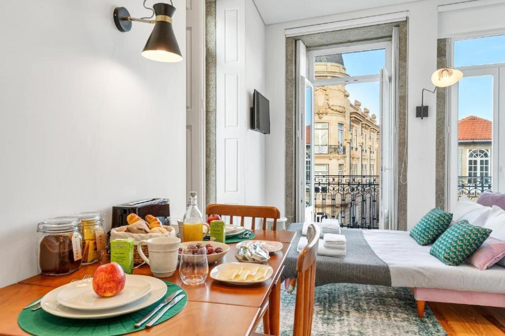 Host Wise - Lovely Shinny Flats With Balcony - Clerigos Oporto