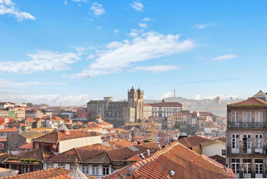 Host Wise - Lovely Shinny Flats With Balcony - Clerigos Oporto