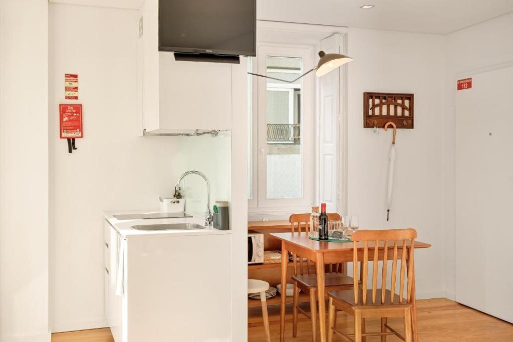 Host Wise - Lovely Shinny Flats With Balcony - Clerigos Appartement