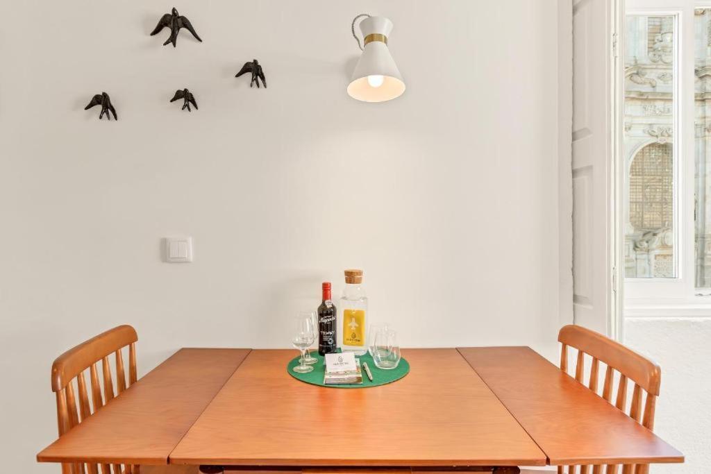 Host Wise - Lovely Shinny Flats With Balcony - Clerigos Appartement Oporto